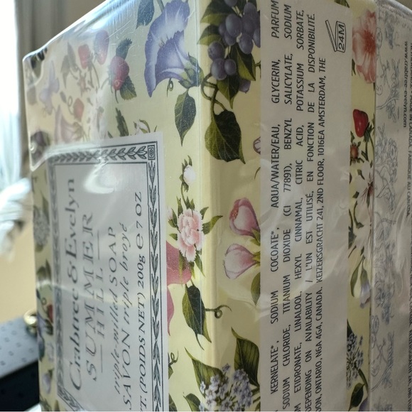 Crabtree & Evelyn Nantucket Briar and Summer Hill Bar Soap Set - Picture 5 of 9